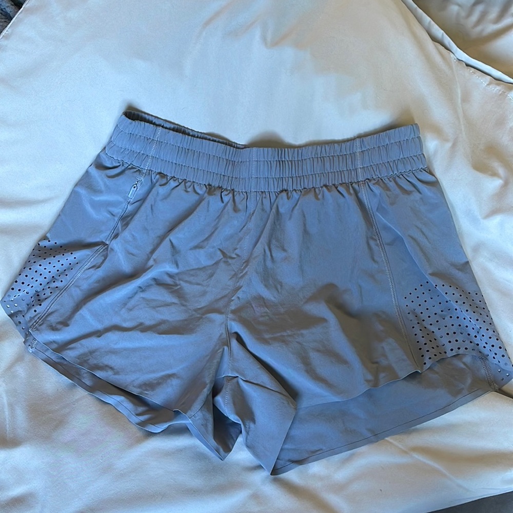 Athleta Hustle 3” short - small